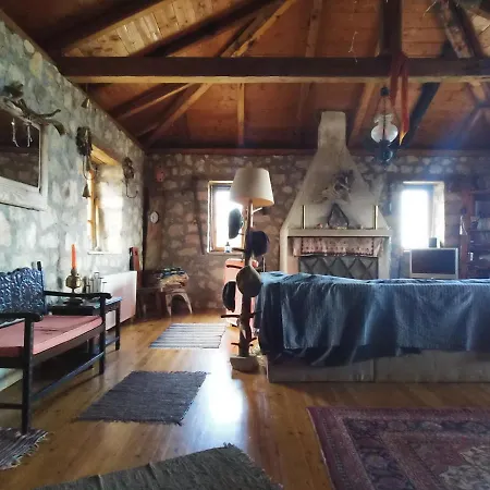 Dağ evi Arli House Ano Trikala